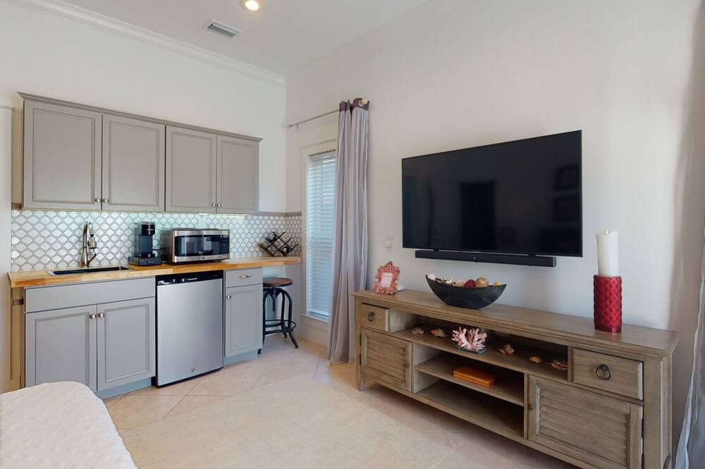 Photo of Kitchen in Kiska Beach