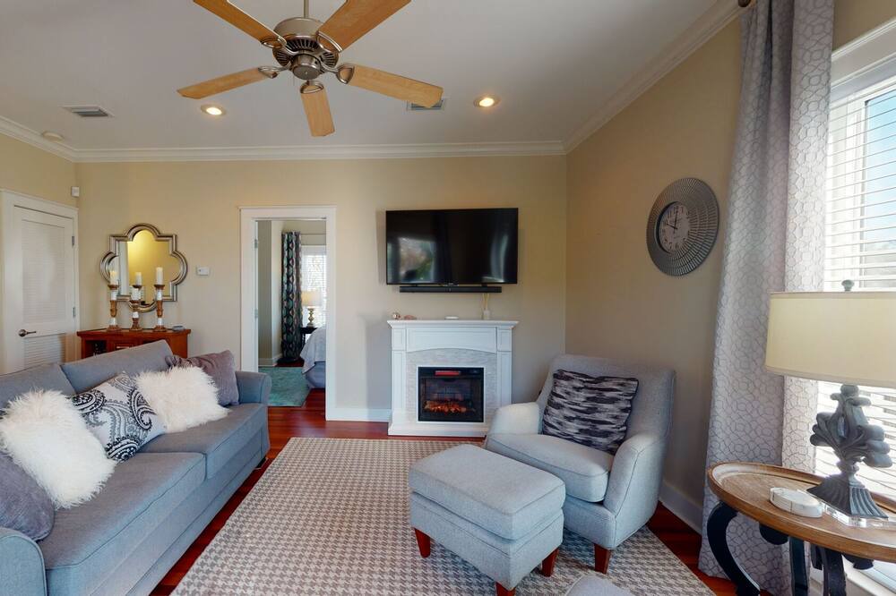 Photo of Livingroom in Kiska Beach