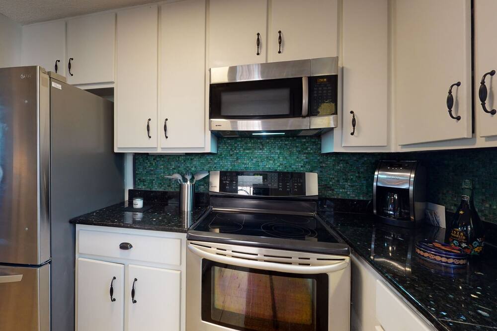 Photo of Kitchen in Kiska Beach