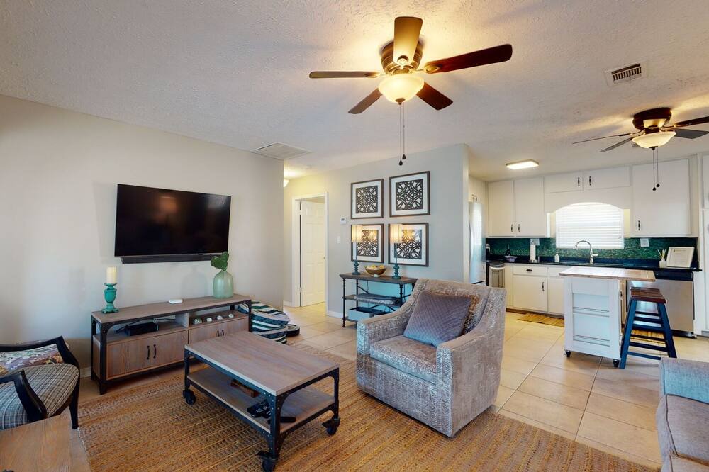 Photo of Livingroom in Kiska Beach