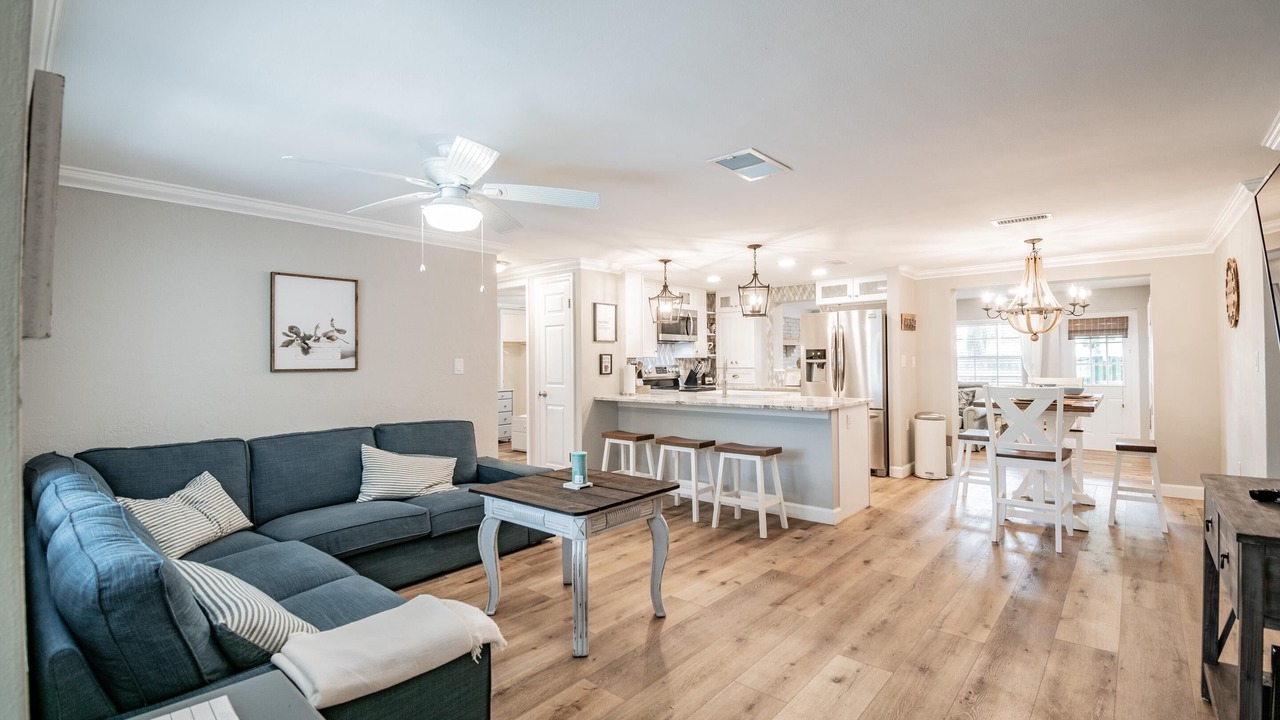Photo of Livingroom in Gulf Gate Estates