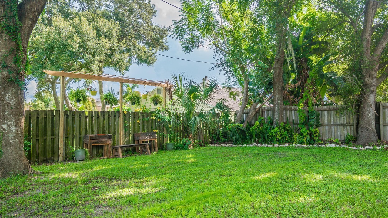 Photo of Outdoor in Gulf Gate Estates