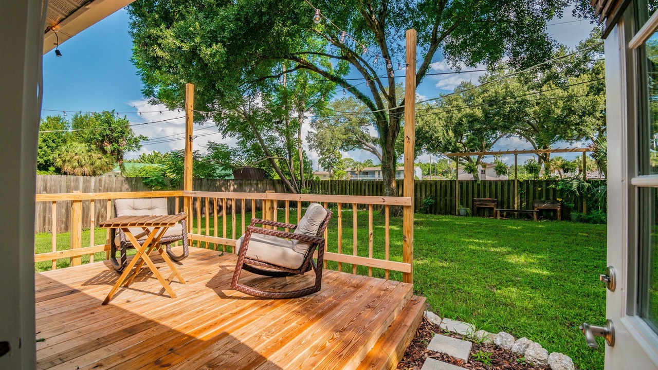 Photo of Outdoor in Gulf Gate Estates