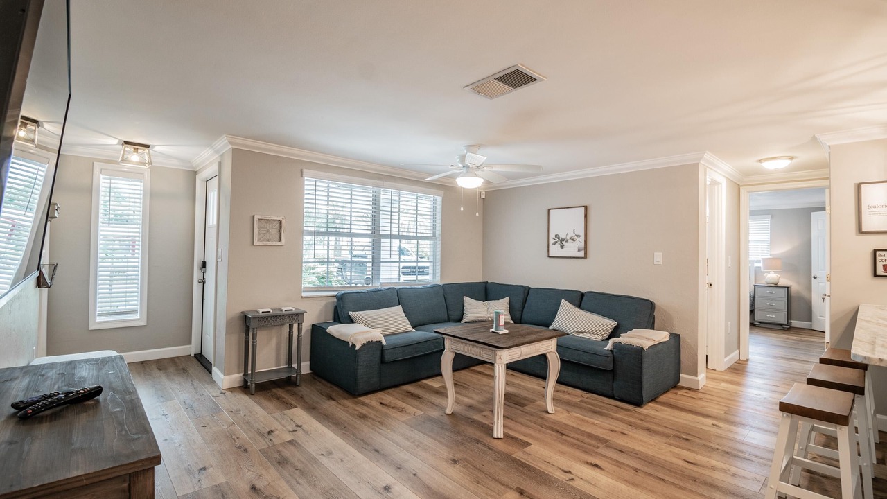 Photo of Livingroom in Gulf Gate Estates