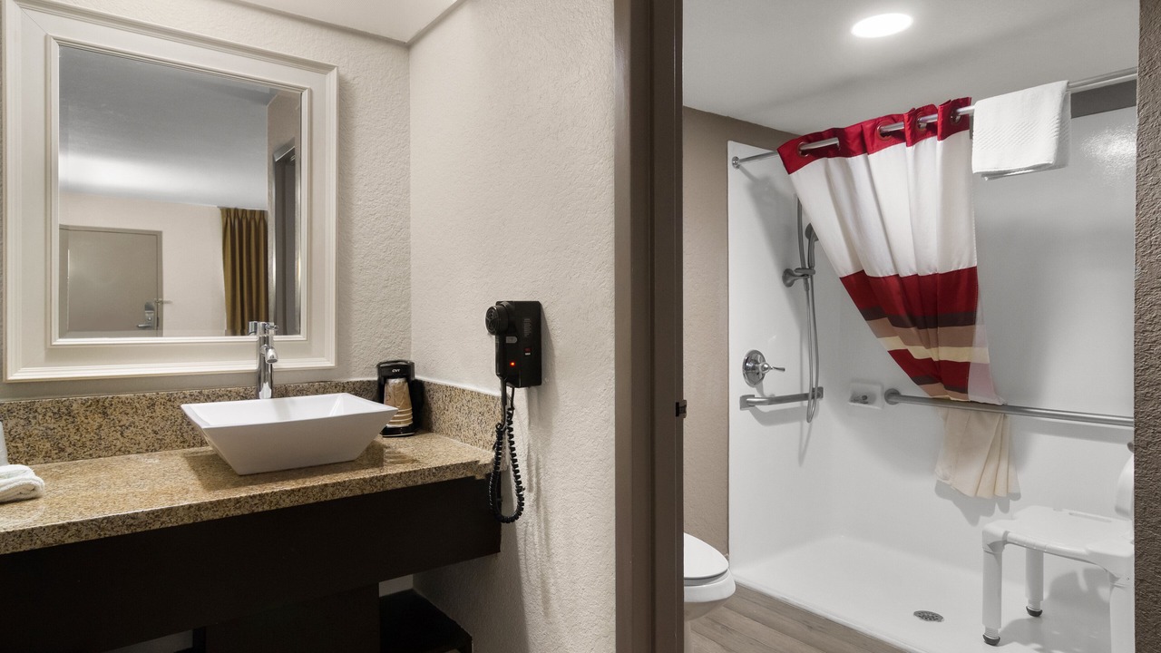 Photo of Bathroom in Kingsland