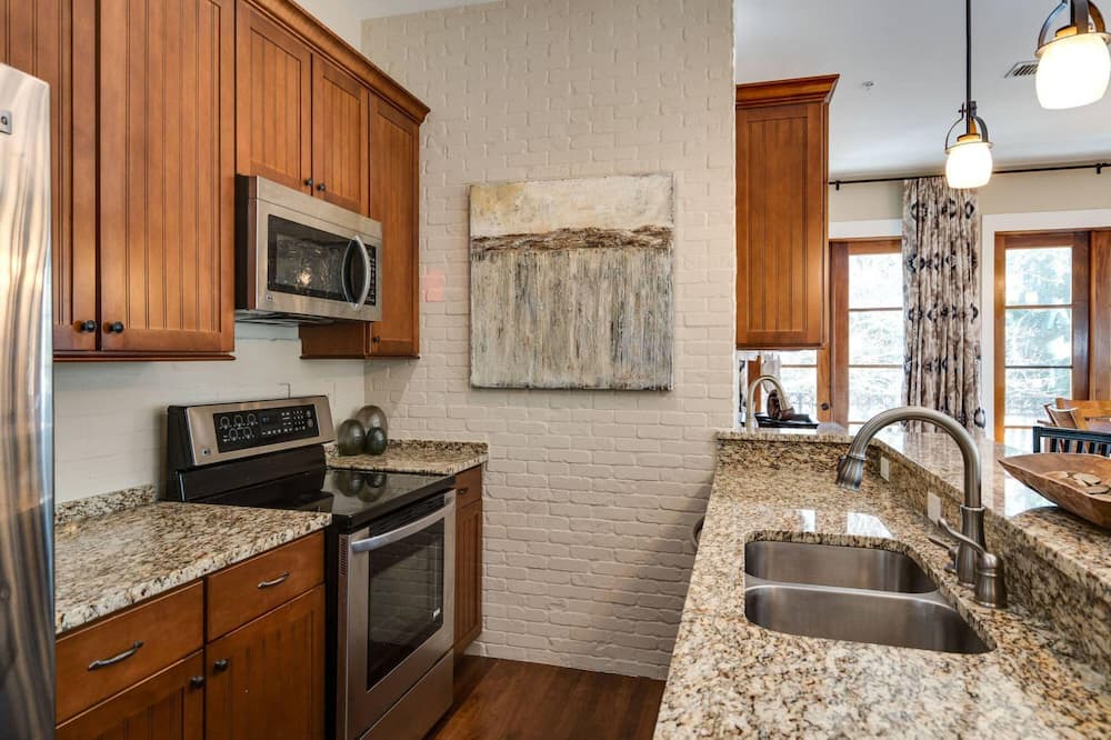 Photo of Kitchen in Baytowne Wharf
