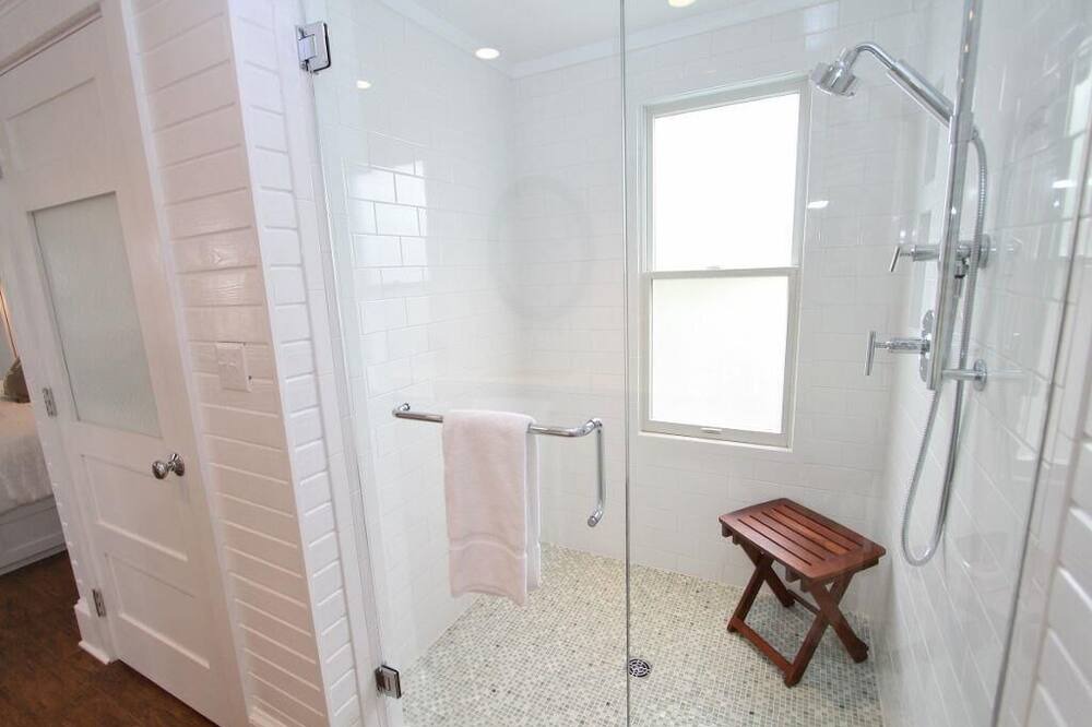 Photo of Bathroom in Seaside