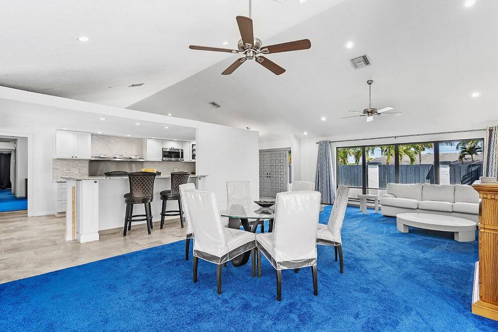 Photo of Livingroom in Florida North Atlantic Coast