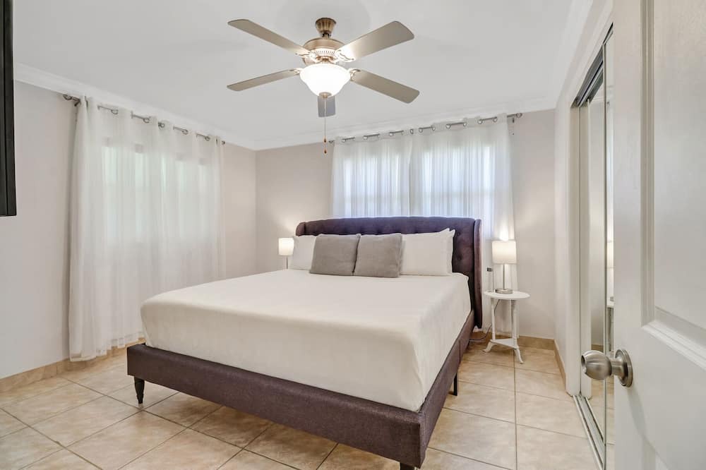 Photo of Bedroom in Palm River Estates