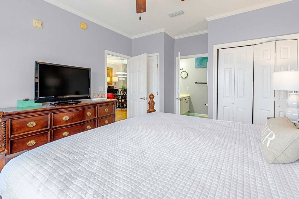 Photo of Bedroom in Frangista Beach