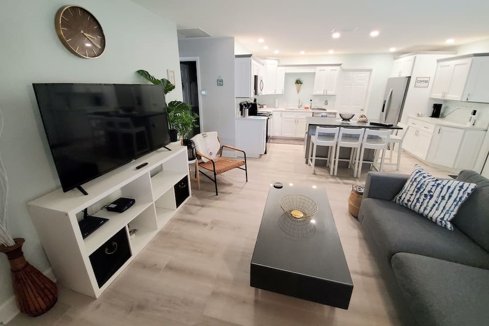 Photo of Livingroom in Disston Heights