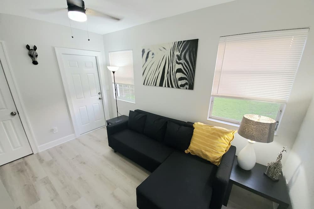 Photo of Livingroom in Disston Heights