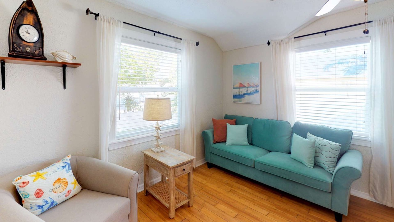 Photo of Livingroom in Madeira Beach