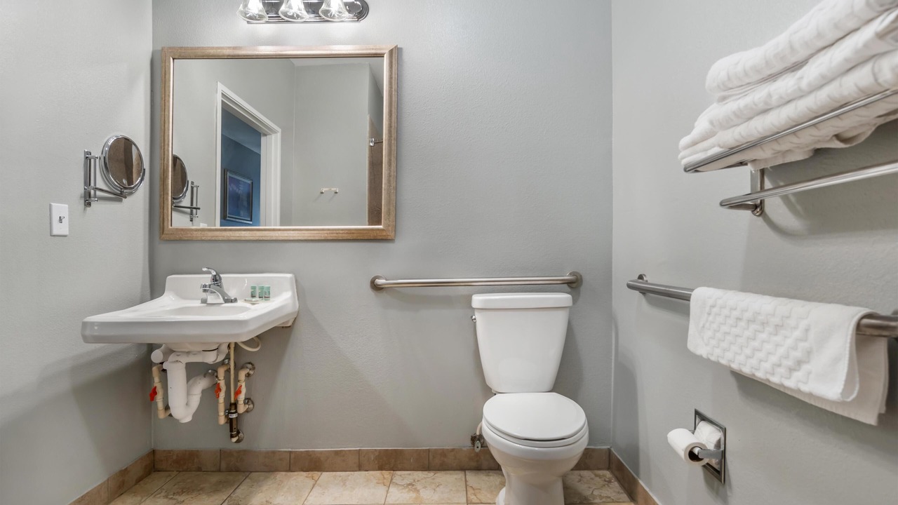 Photo of Bathroom in Crawfordville