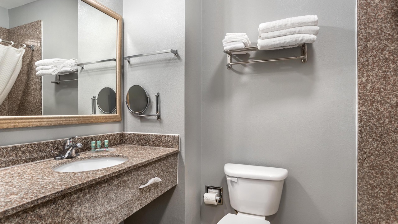 Photo of Bathroom in Crawfordville