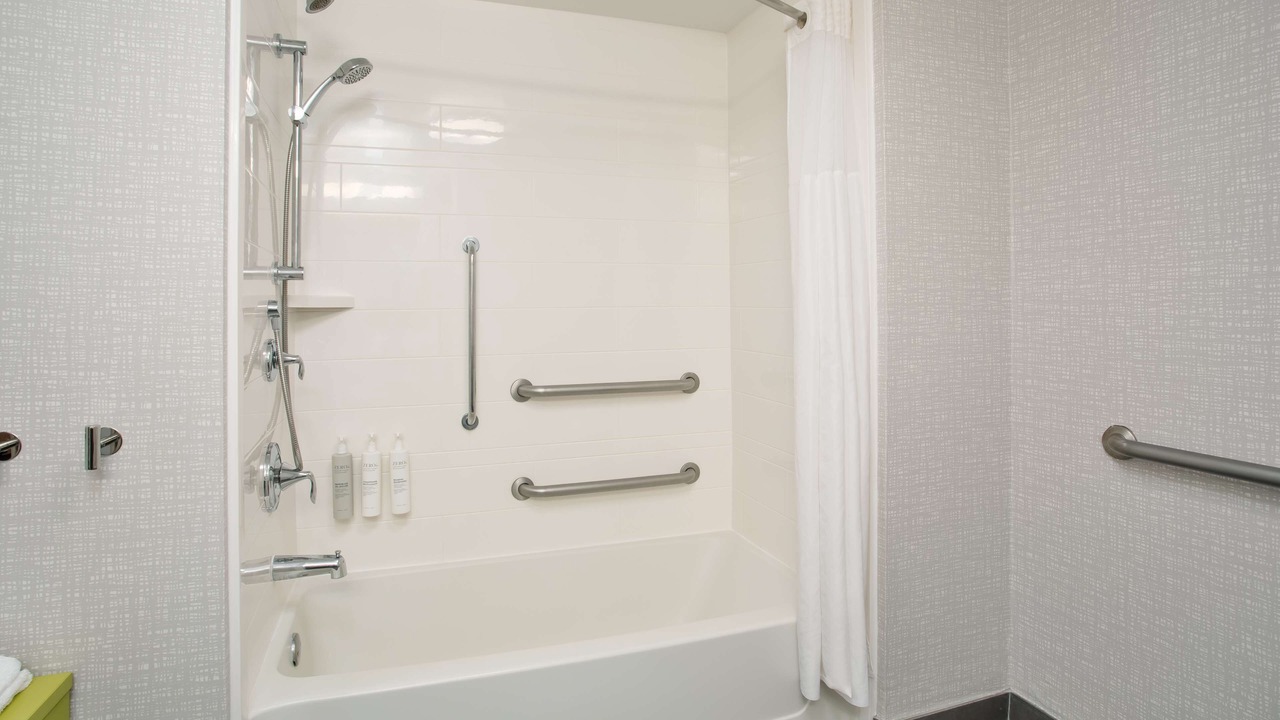 Photo of Bathroom in Seffner