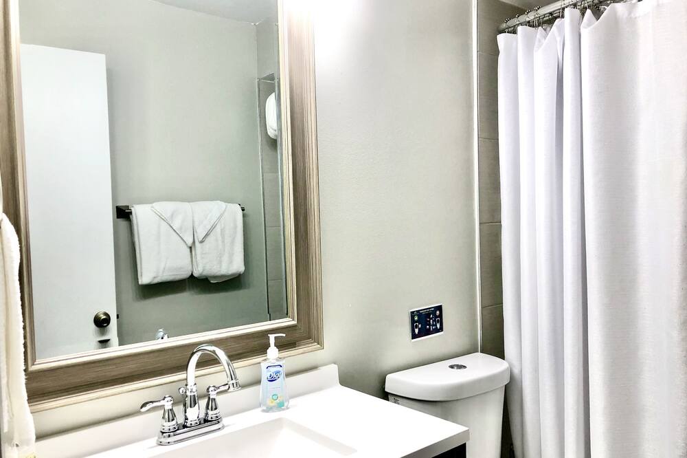 Photo of Bathroom in Williamsburg