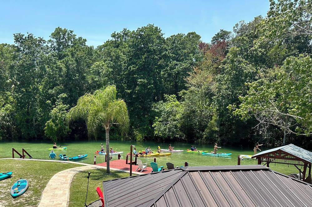 Photo of Outdoor in Weeki Wachee Gardens