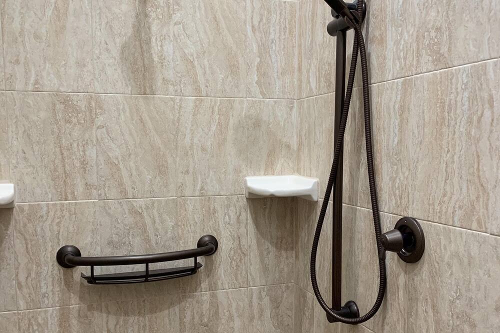 Photo of Bathroom in Glenwood