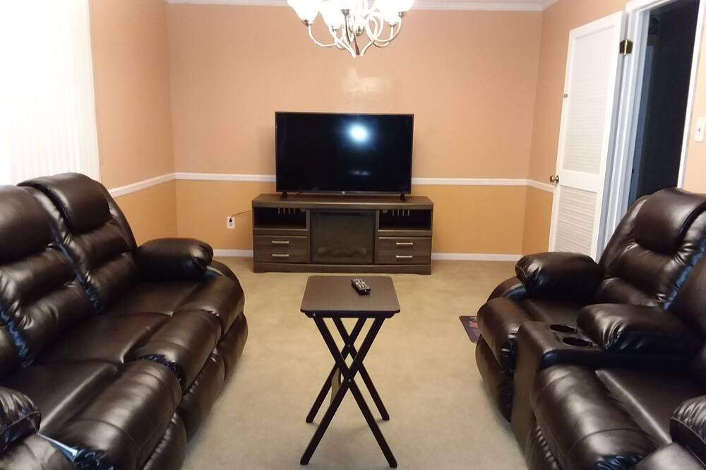 Photo of Livingroom in Hahira