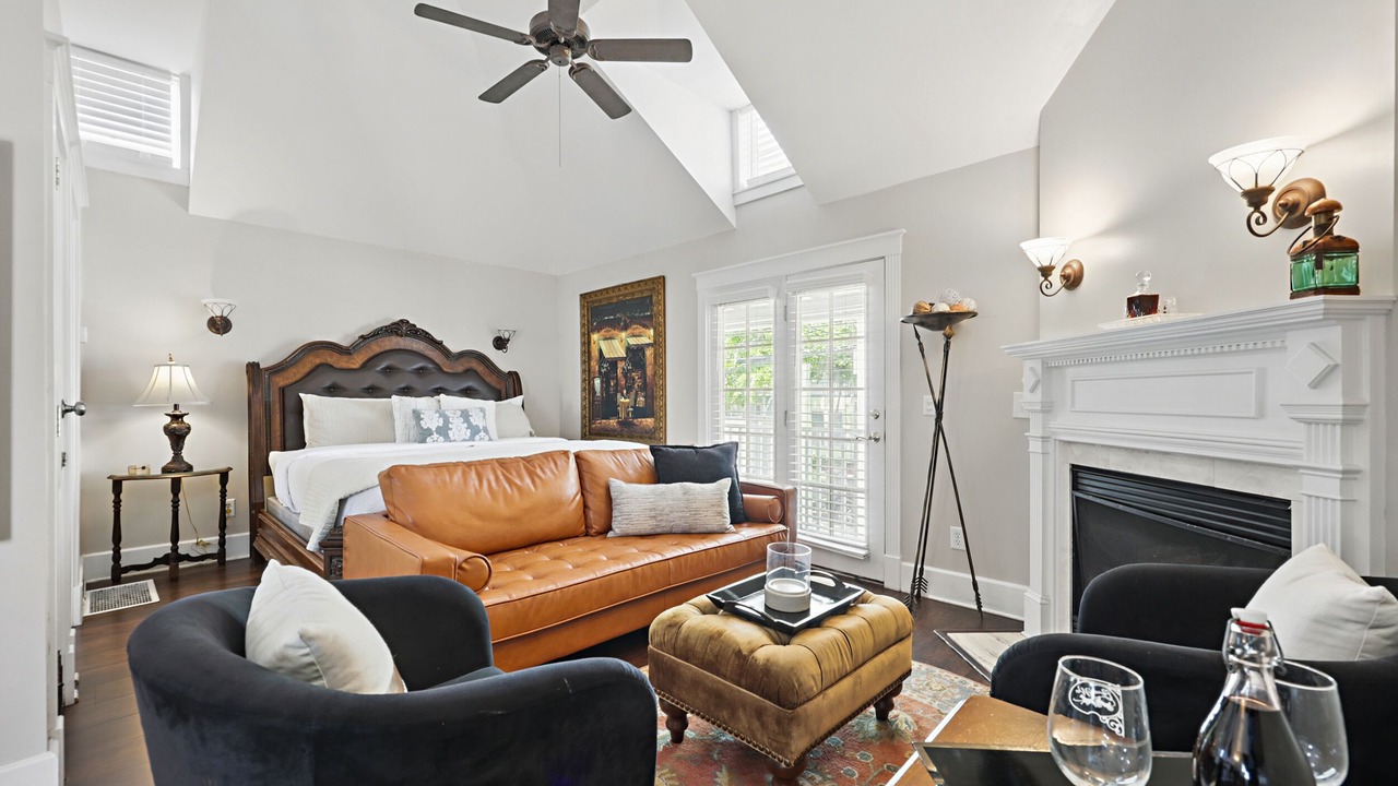 Photo of Bedroom in Downtown Historic District