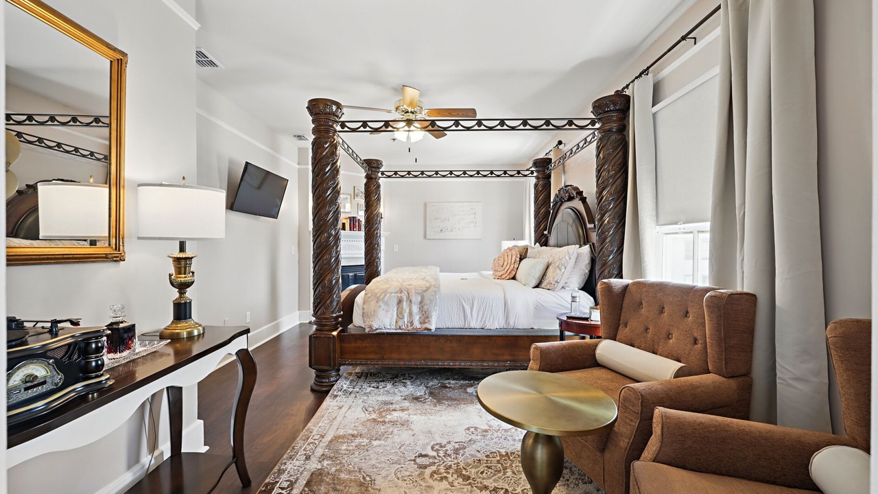 Photo of Bedroom in Downtown Historic District