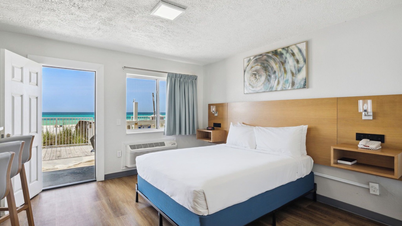 Photo of Bedroom in Laguna Beach Estates