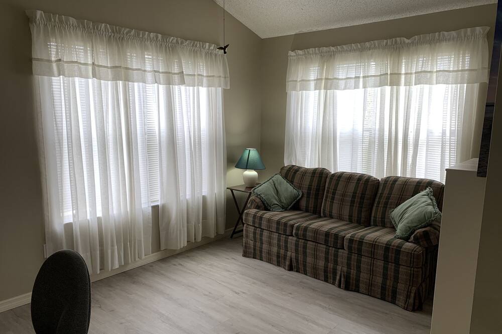 Photo of Livingroom in Mira Mesa