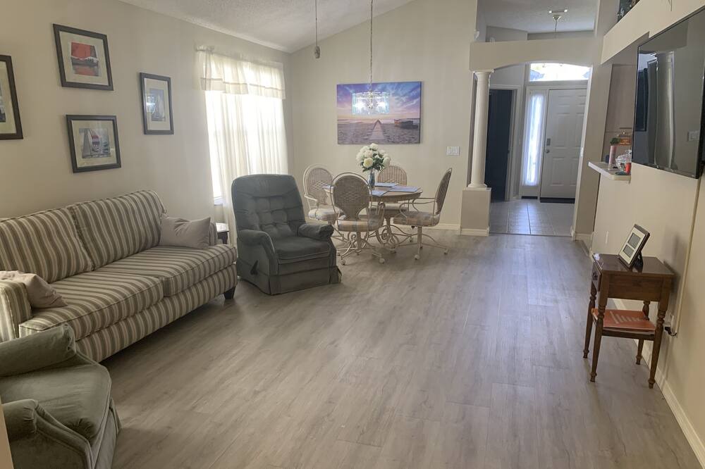 Photo of Livingroom in Mira Mesa