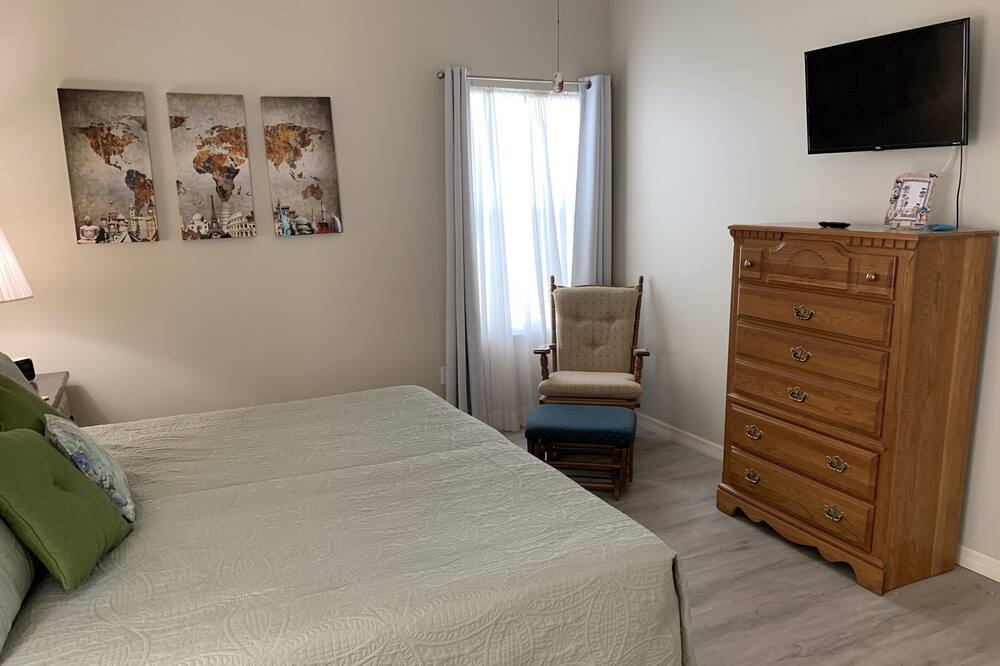 Photo of Bedroom in Mira Mesa