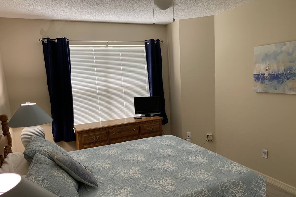 Photo of Bedroom in Mira Mesa