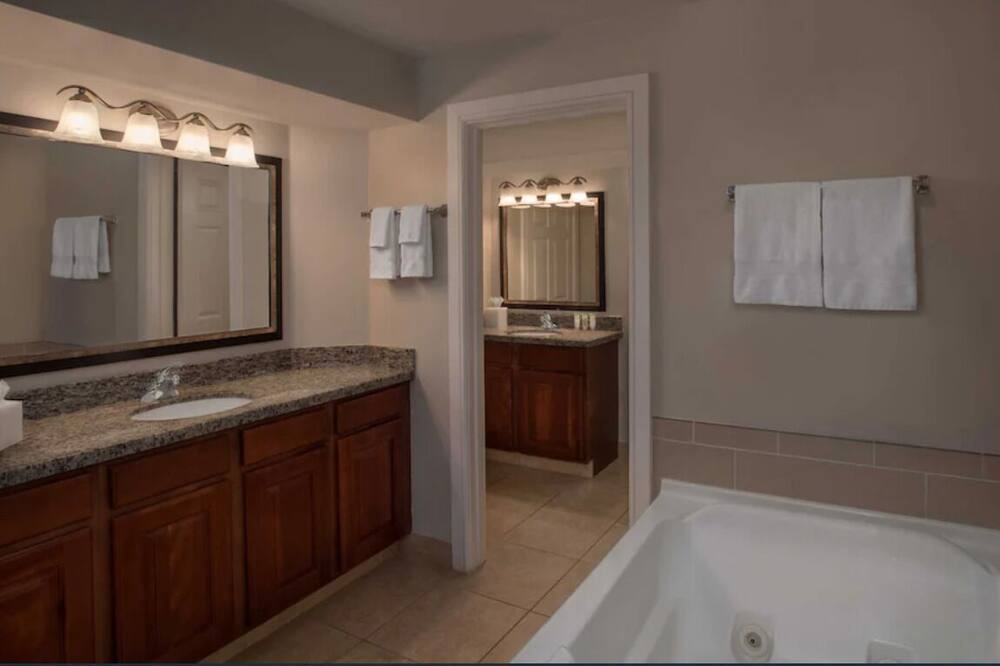 Photo of Bathroom in Williamsburg