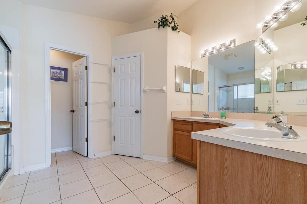 Photo of Bathroom in Sabal Harbour