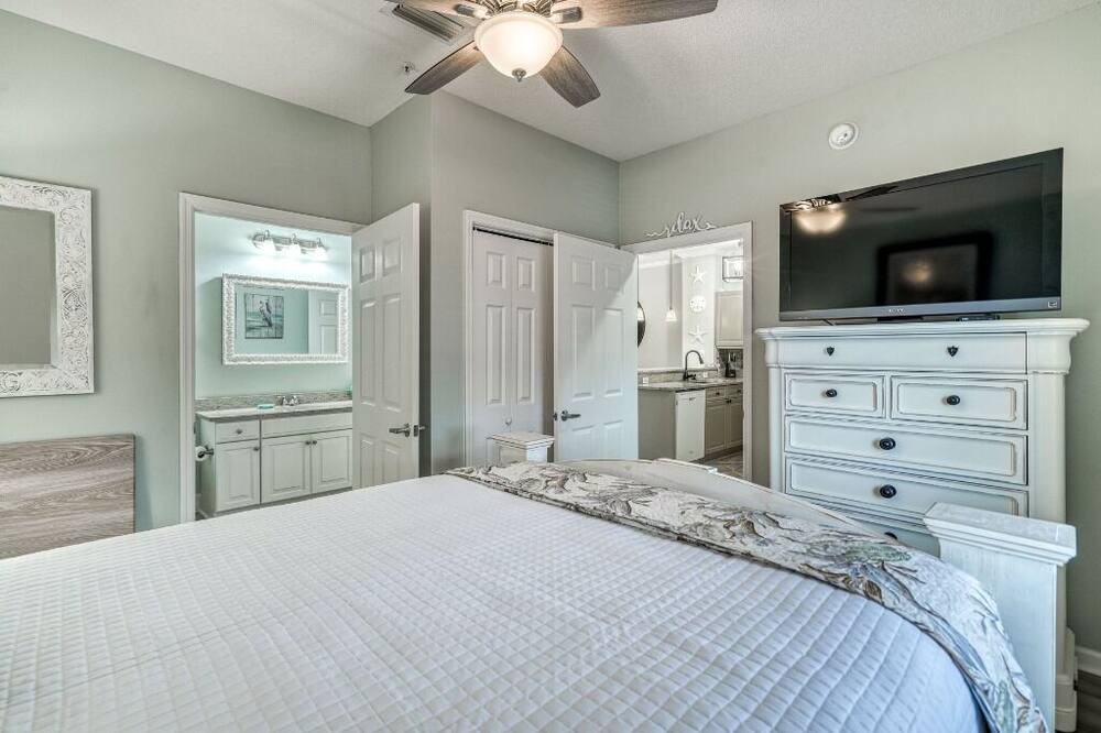 Photo of Bedroom in Frangista Beach
