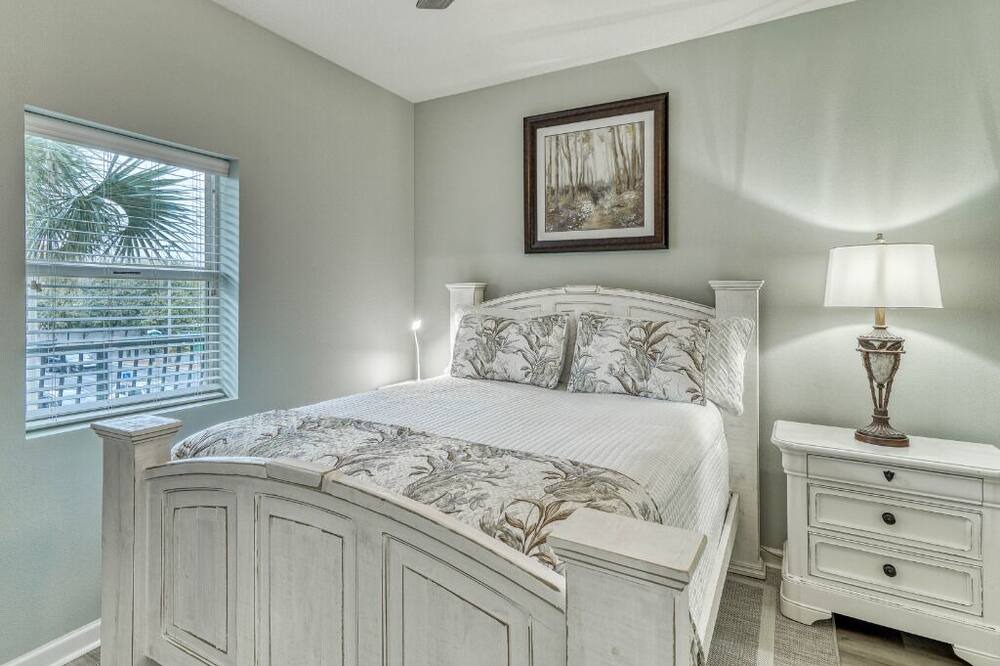 Photo of Bedroom in Frangista Beach