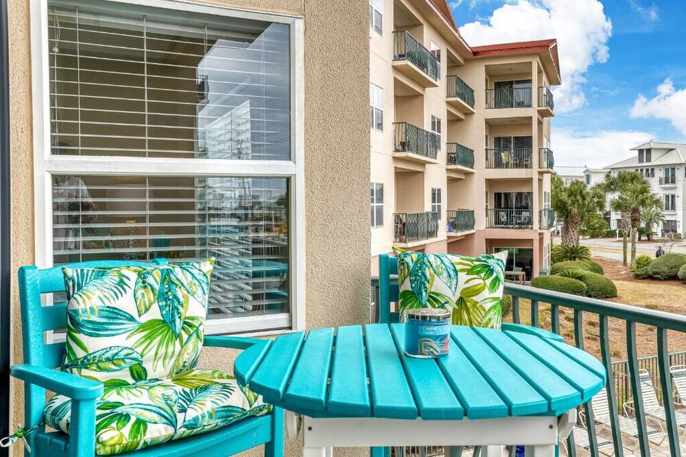 Photo of Patio Balcony in Frangista Beach