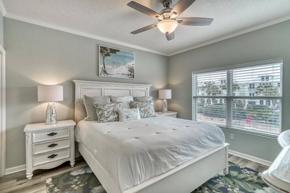 Photo of Bedroom in Frangista Beach