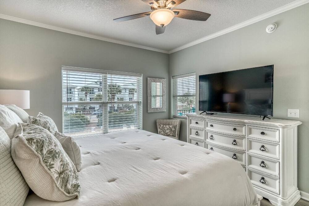 Photo of Bedroom in Frangista Beach