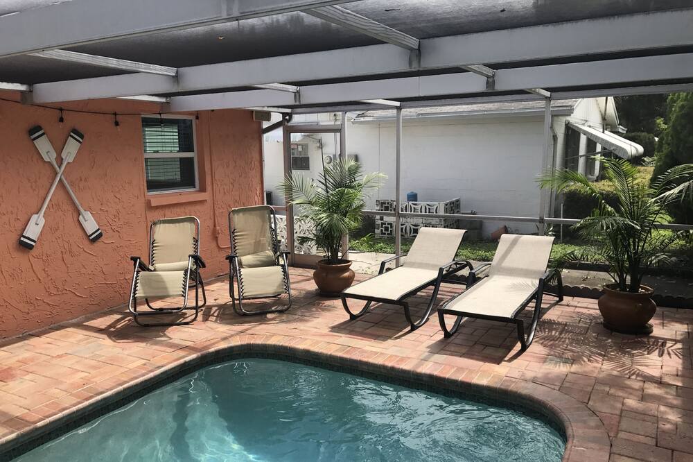 Photo of Outdoor in Holiday Garden Estates