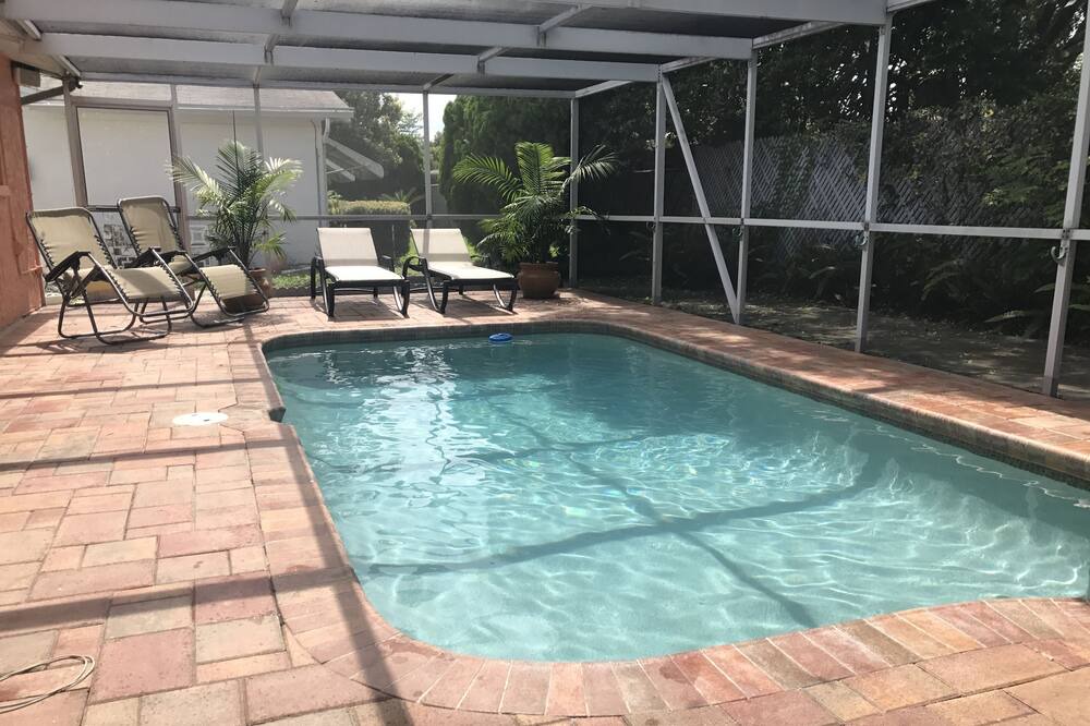Photo of Outdoor in Holiday Garden Estates