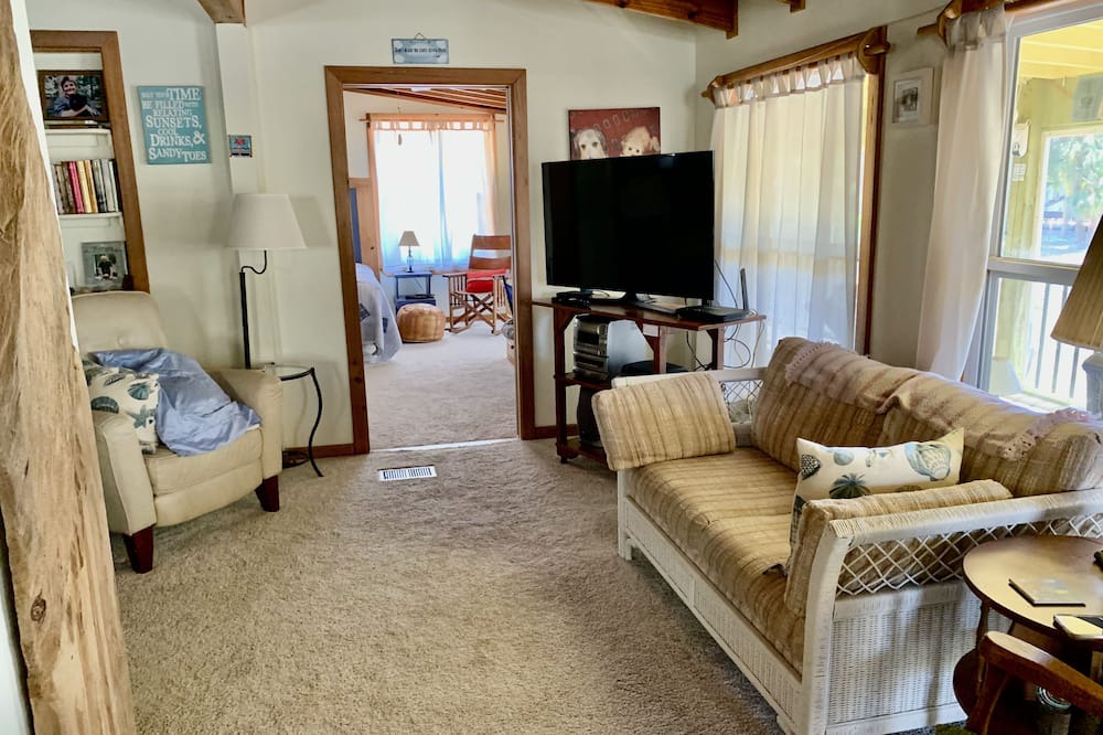 Photo of Livingroom in Indian Pass