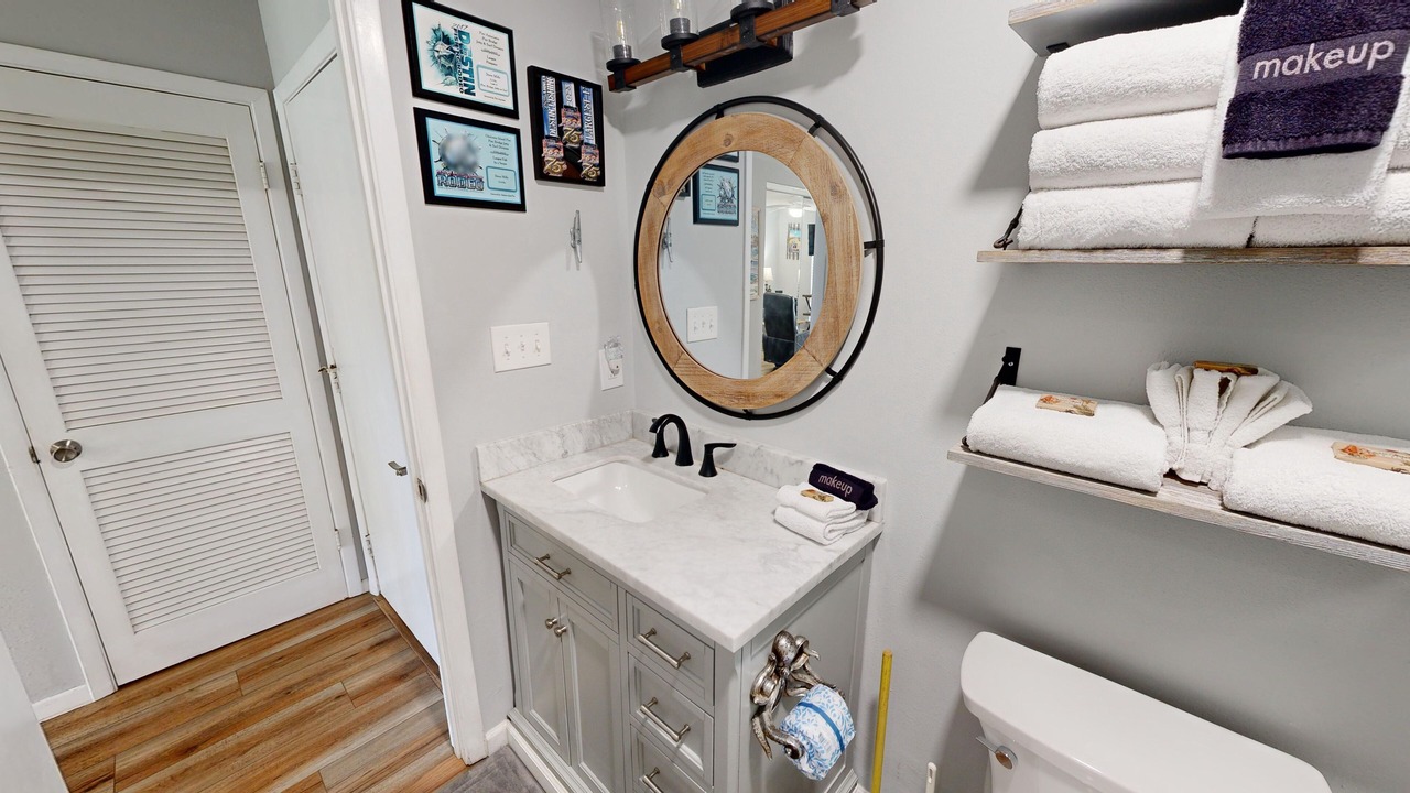 Photo of Bathroom in Holiday Isle