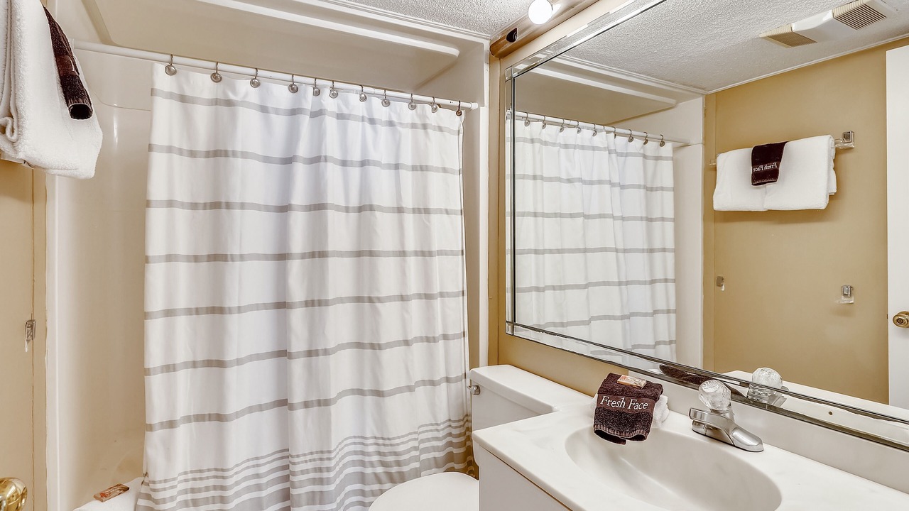 Photo of Bathroom in Holiday Isle
