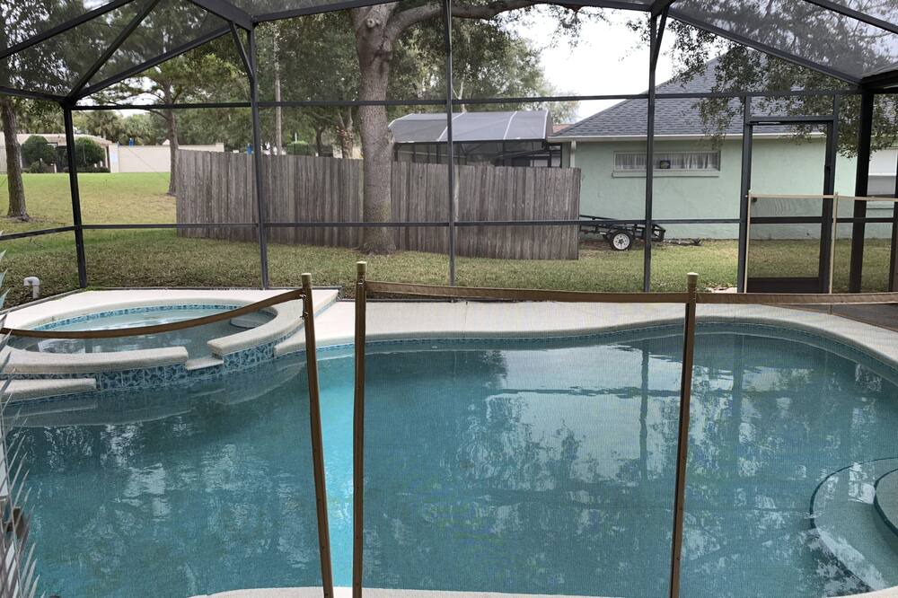 Photo of Outdoor in Greater Groves
