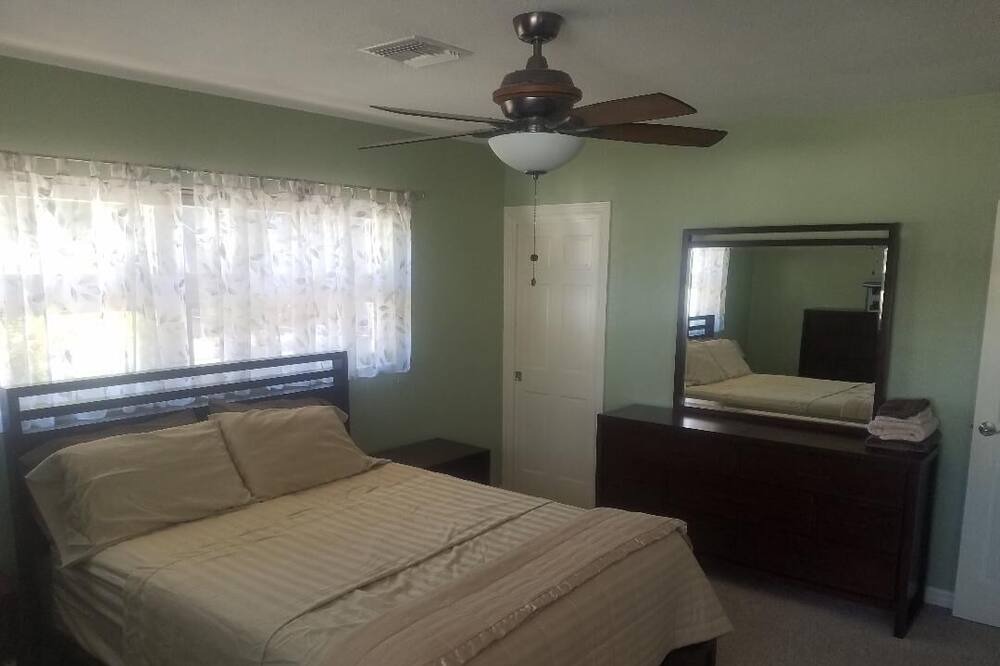 Photo of Bedroom in Harbor Bluffs
