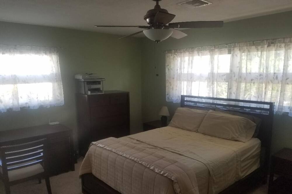 Photo of Bedroom in Harbor Bluffs