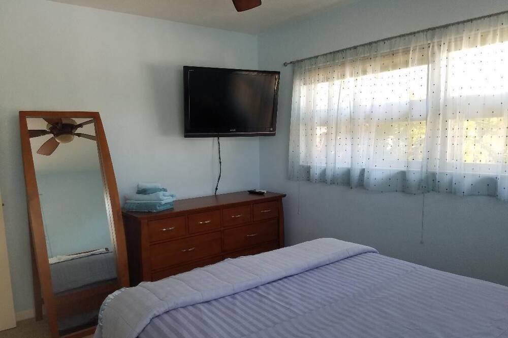 Photo of Bedroom in Harbor Bluffs