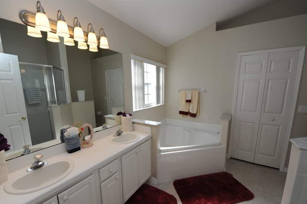 Photo of Bathroom in Indian Point