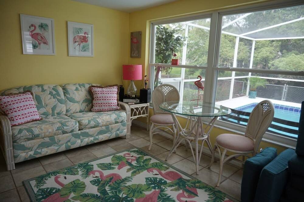 Photo of Livingroom in Jasmine Lakes