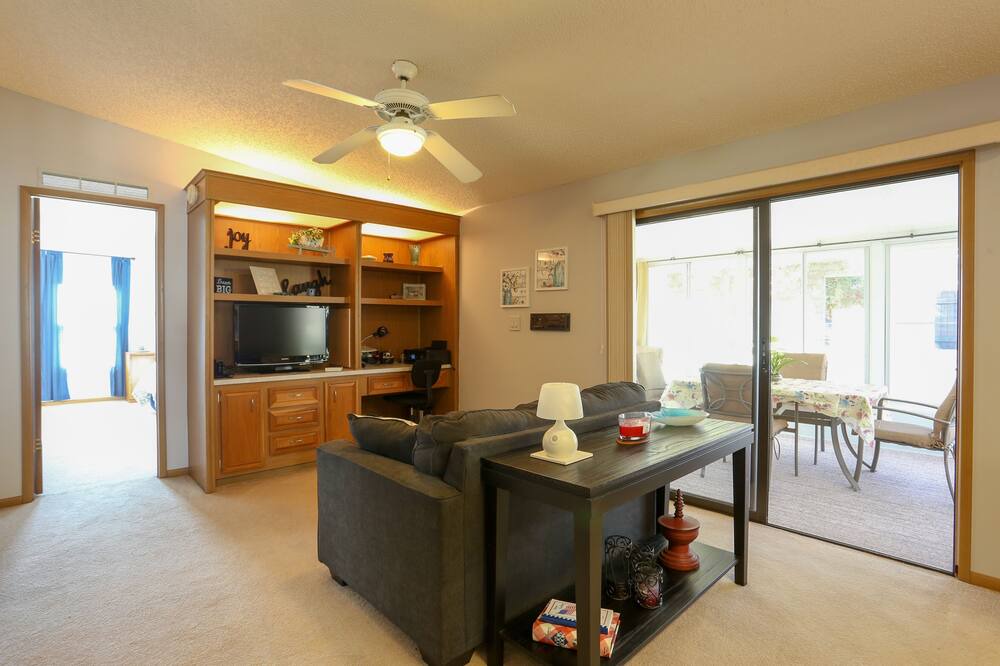 Photo of Livingroom in Leesburg